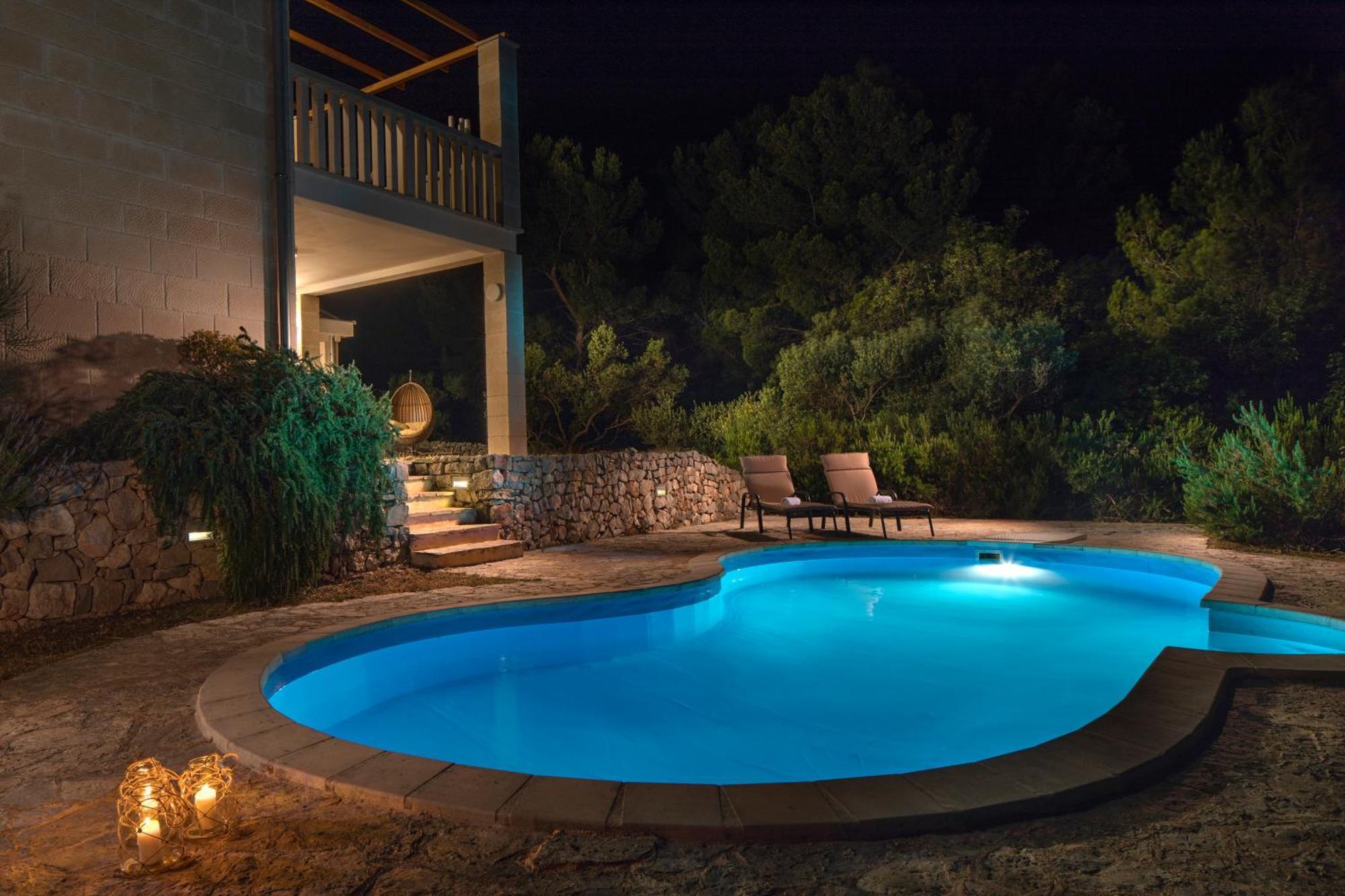 Doris Hvar * Rudina